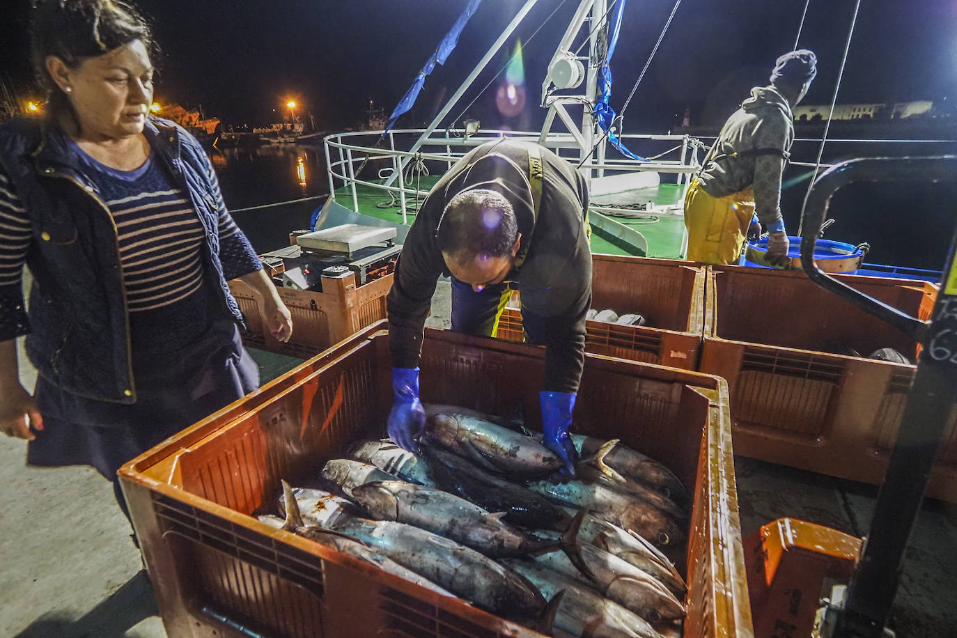 El 'Siempre Rufo' santanderino llegó esta noche a Santoña desde aguas atlánticas con 6.000 kilos en sus bodegas