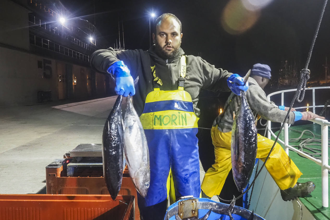 El 'Siempre Rufo' santanderino llegó esta noche a Santoña desde aguas atlánticas con 6.000 kilos en sus bodegas