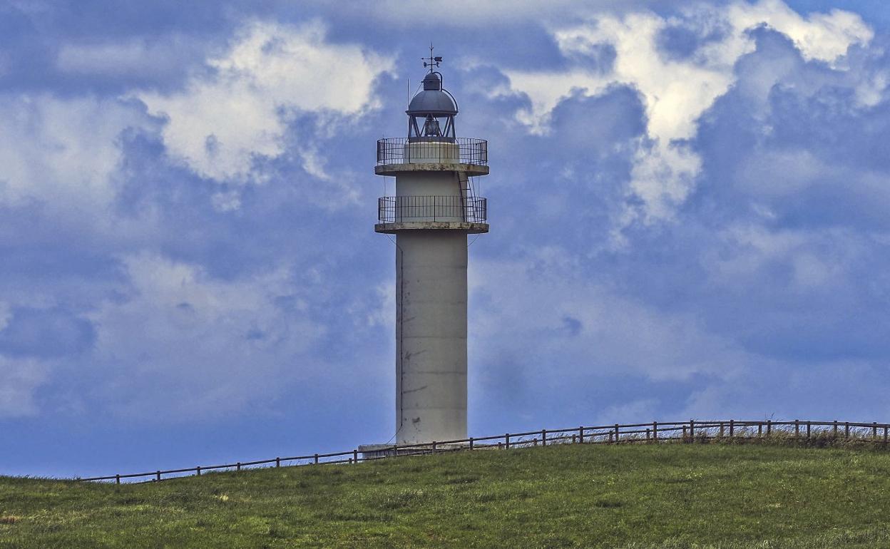 El 64% de los encuestados prefiere que el faro de Ajo se quede como está