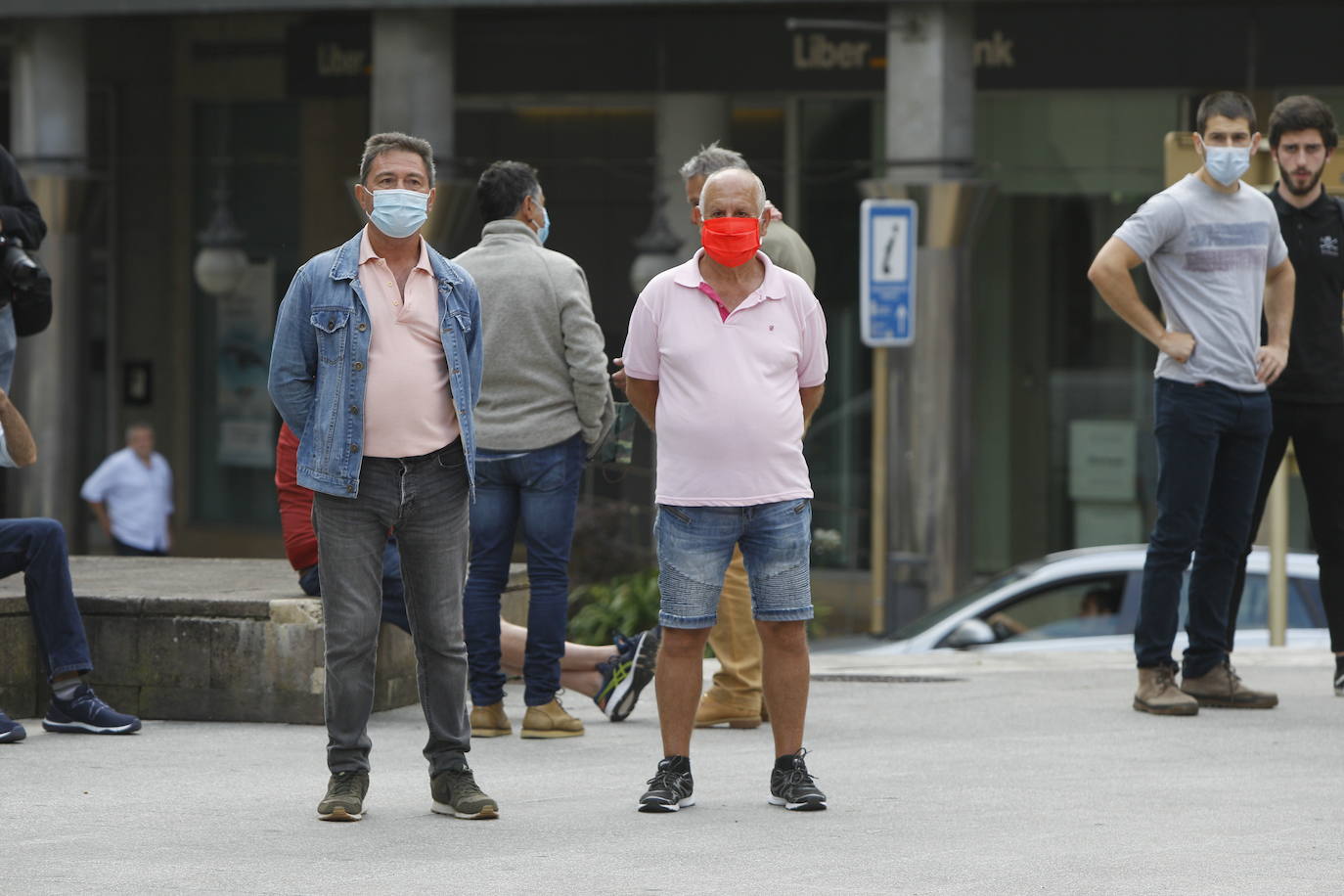 Fotos: Concentración de los trabajadores de Sniace en Torrelavega