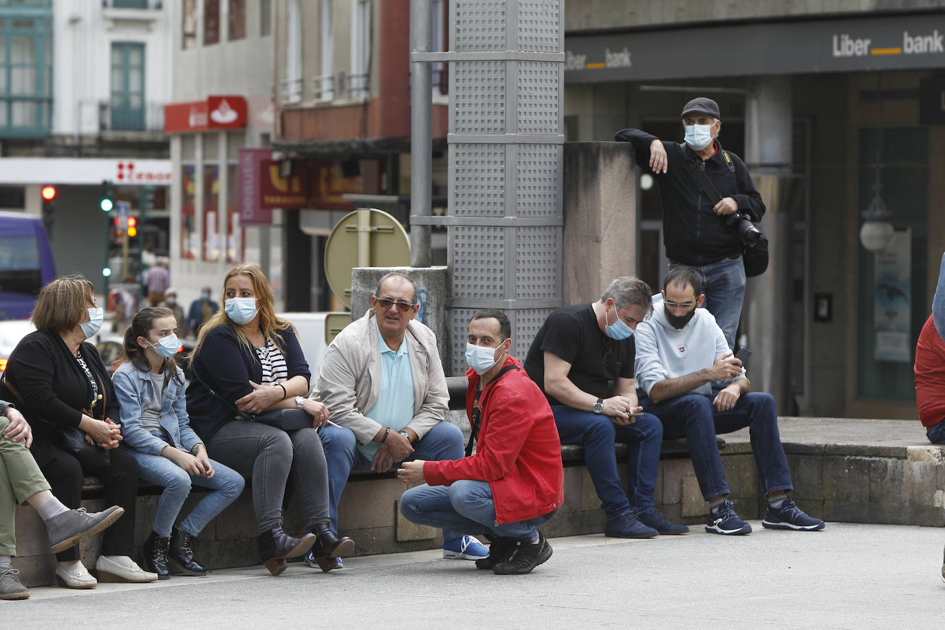 Fotos: Concentración de los trabajadores de Sniace en Torrelavega