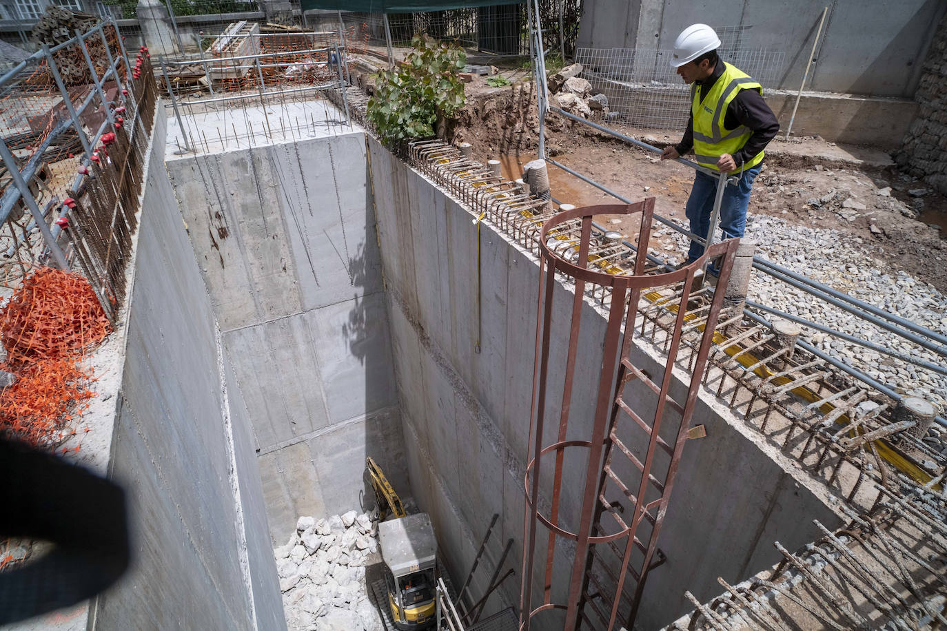 Fotos: Obras para la instalación del ascensor del túnel de Pasaje de Peña