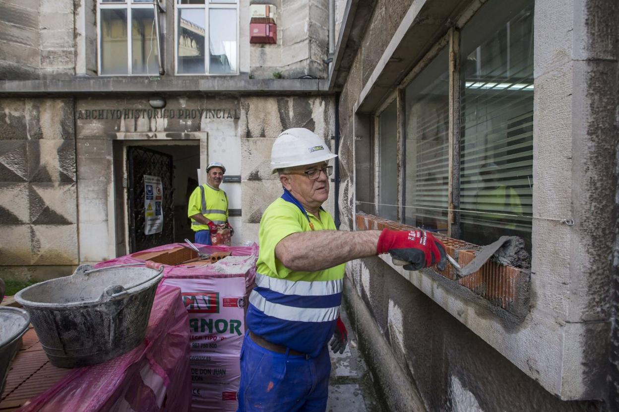 Buena parte de los cántabros mayores de 45 años trabaja en el sector de la construcción, que se había recuperado algo antes de la pandemia. 