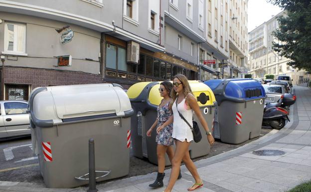 Santander amenaza con rescindir el contrato de basuras si siguen los incumplimientos