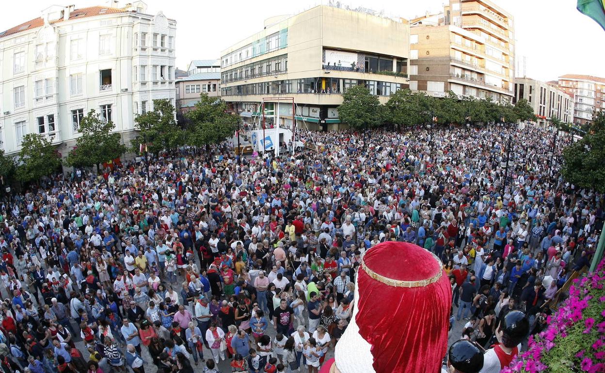 Imagen de archivo del pregón de las fiestas de Torrelavega.