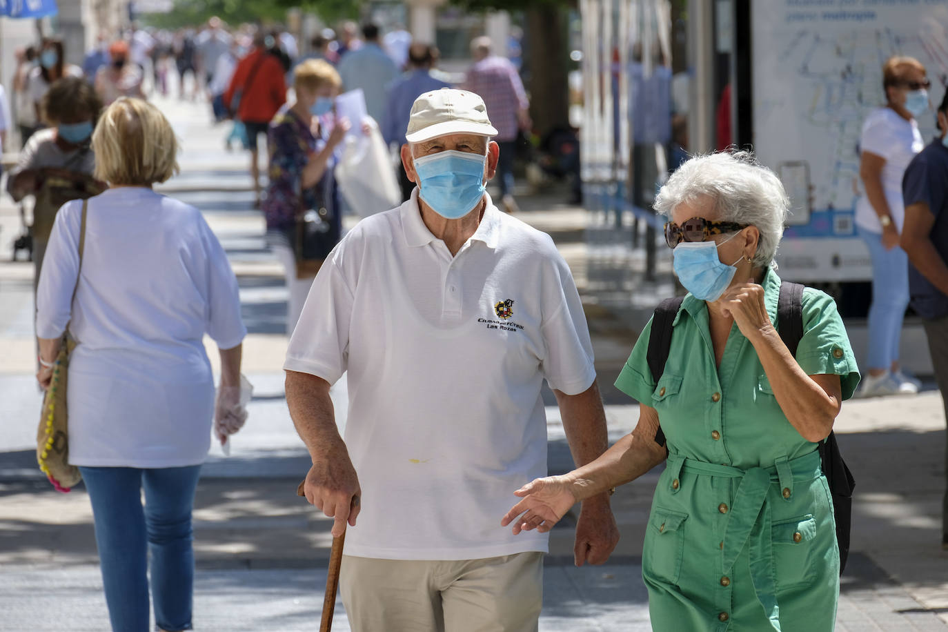 Fotos: El uso se la mascarilla se relaja
