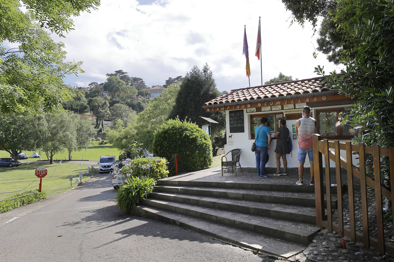 El grueso de la comitiva llegó en la tarde al camping de Comillas, mientras que otra parte de los protestantes se alojaron en zonas próximas a Los Corrales