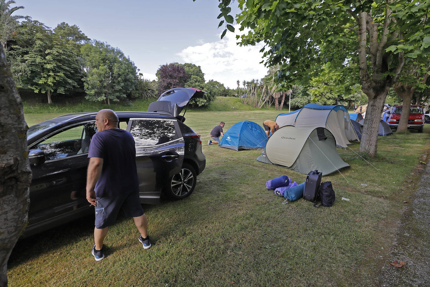 El grueso de la comitiva llegó en la tarde al camping de Comillas, mientras que otra parte de los protestantes se alojaron en zonas próximas a Los Corrales