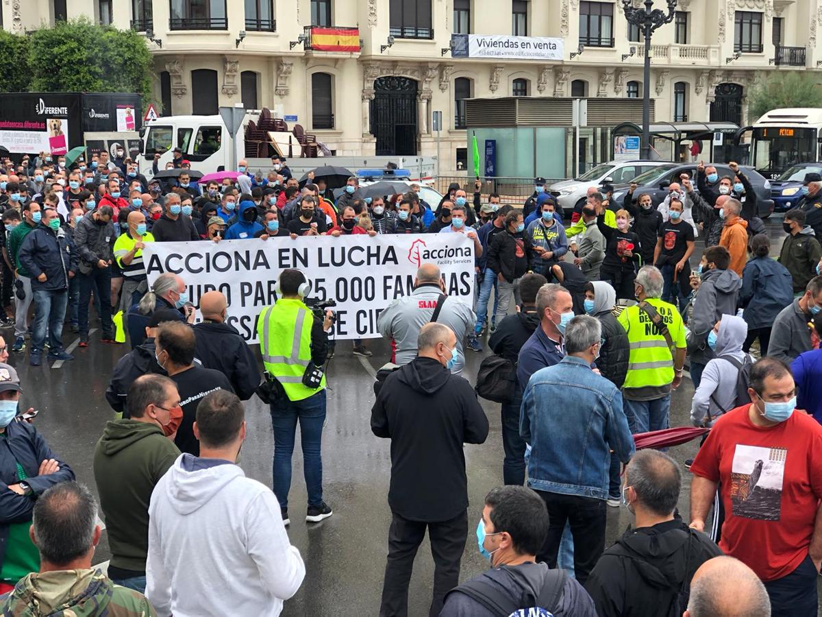 Fotos: Los trabajadores de Nissan Barcelona se manifiestan en Santander