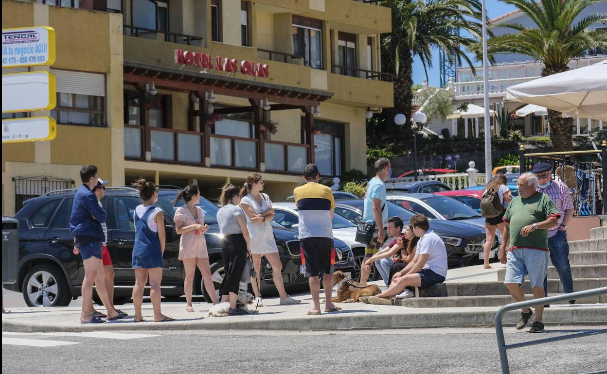 Noja, durante el primer fin de semana en el que se permitió el desplazamiento de la población vasca a sus segundas residencias tras el confinamiento.