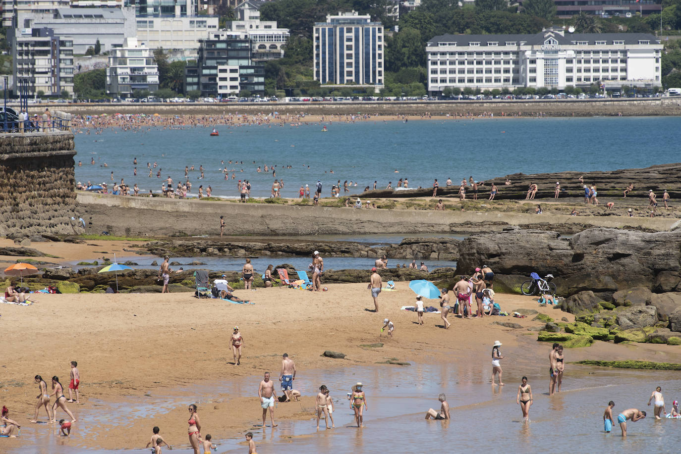 Fotos: Así están las playas de El Sardinero este sábado