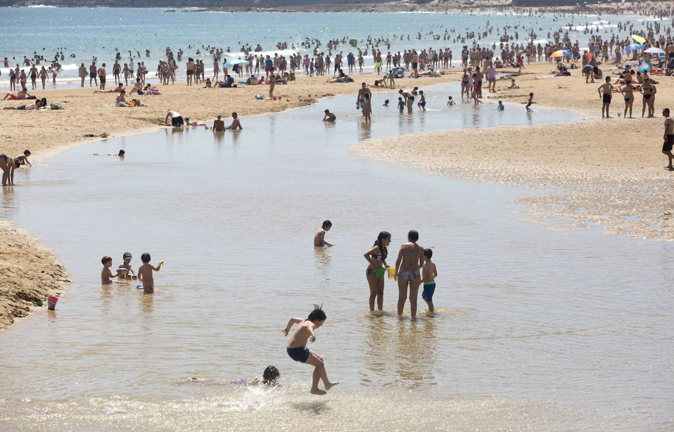 Fotos: Las playas de Santander, hasta la bandera