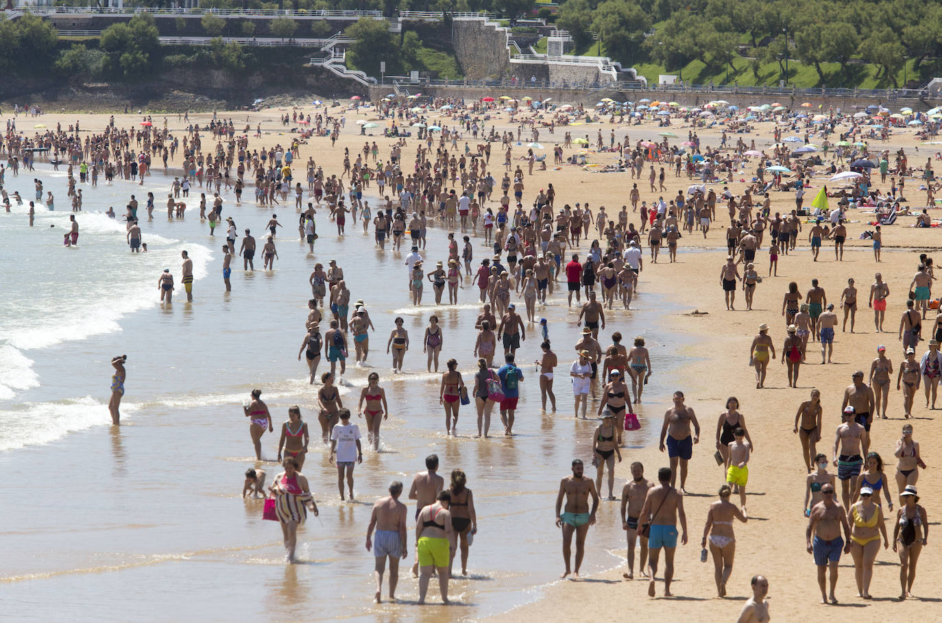 Fotos: Las playas de Santander, hasta la bandera