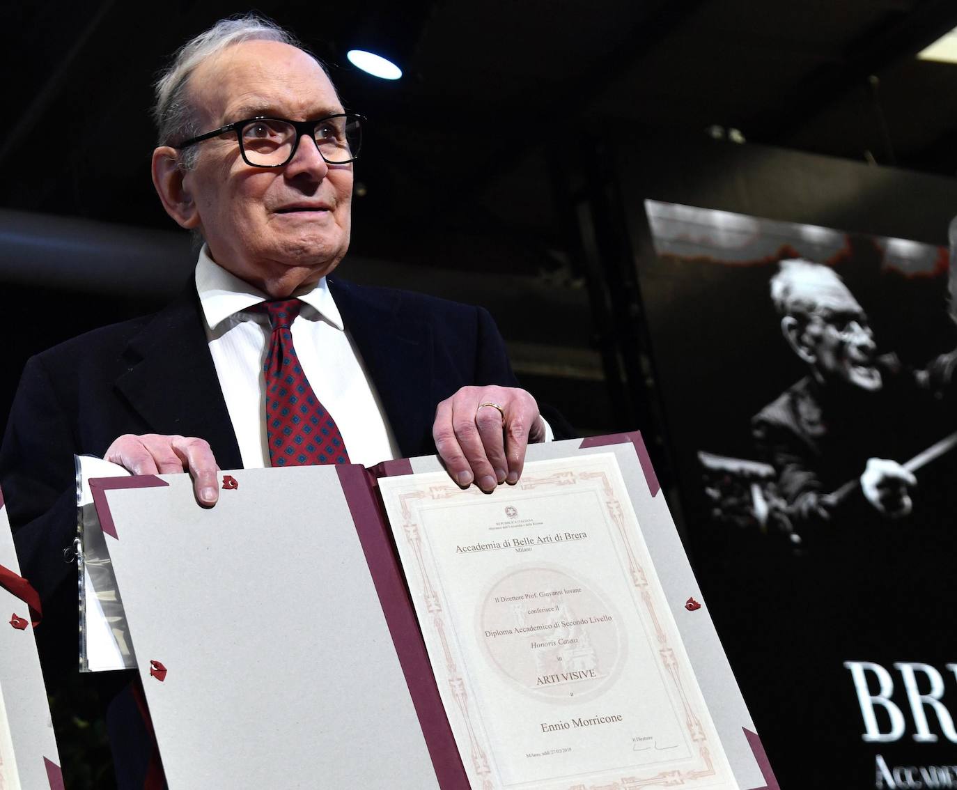 El compositor italiano Ennio Morricone recibió el título honoris causa durante una ceremonia por la apertura del año académico de la Academia de Bellas Artes de Brera, en Milán, Italia.