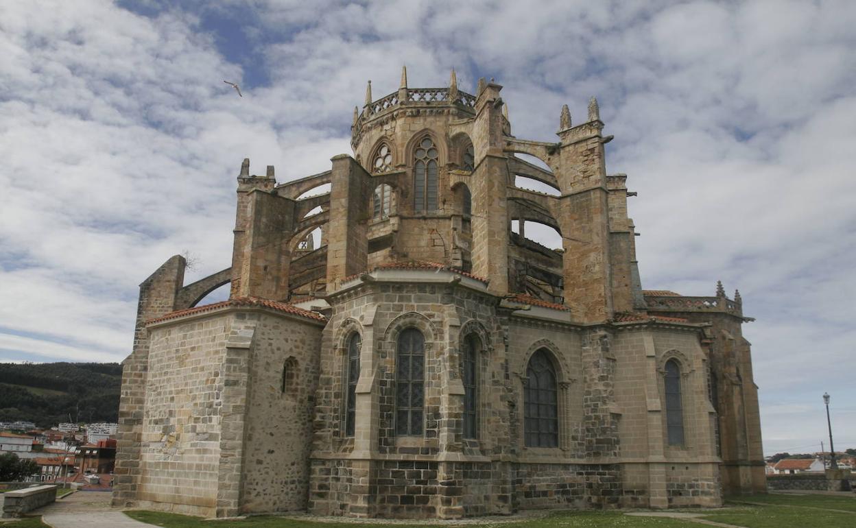 Licitada la reparación de la cubierta y los muros de la iglesia de Santa María de Castro