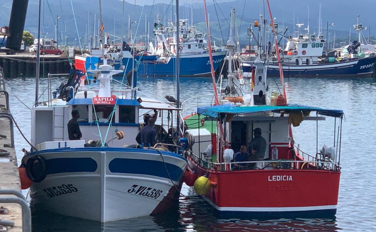 Un tercer positivo entre los pescadores de Burela confinados en el albergue de Solórzano