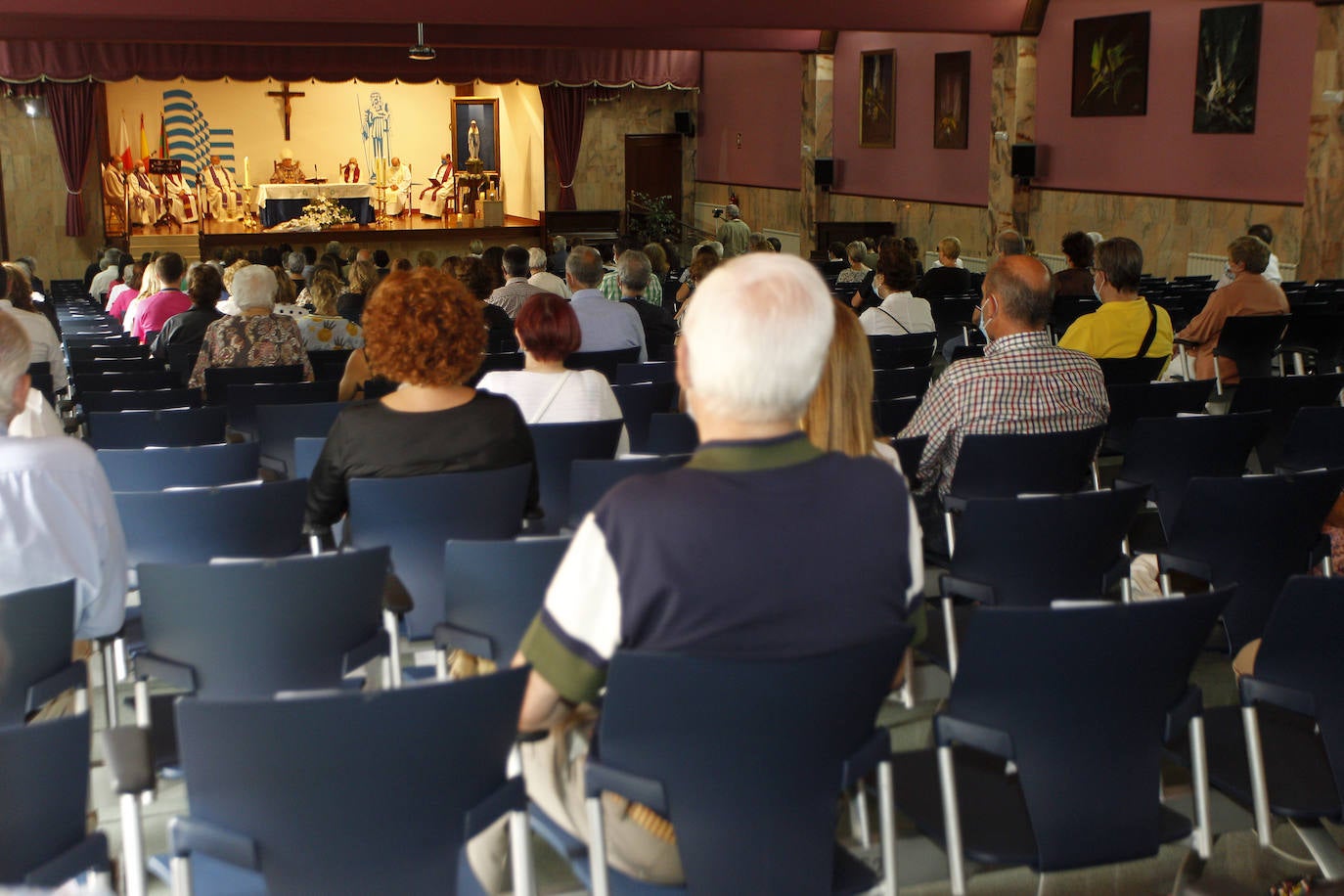 Fotos: Así ha sido el homenaje a las víctimas del covid en la Fundación Asilo de Torrelavega