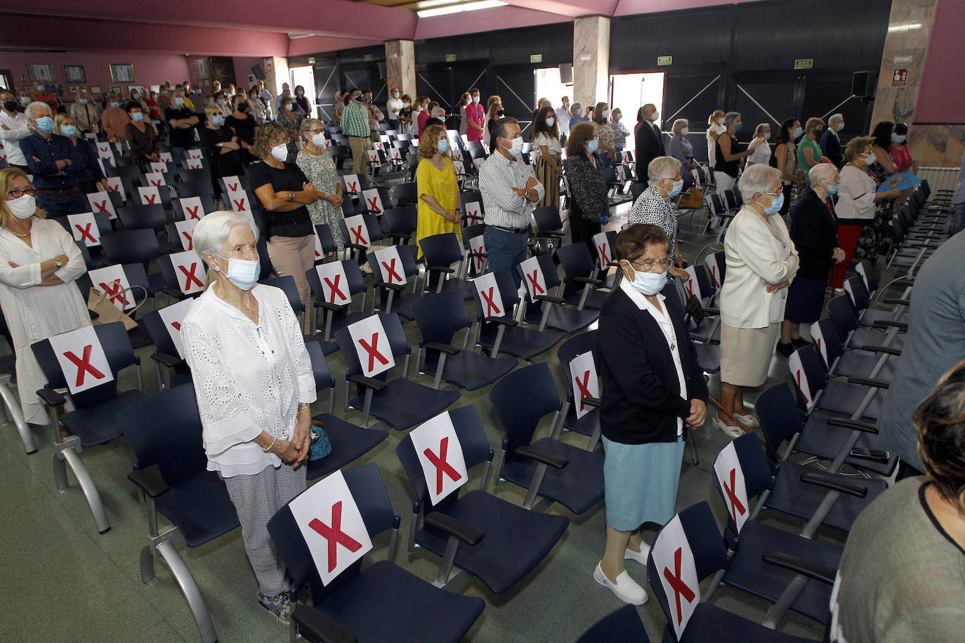 Fotos: Así ha sido el homenaje a las víctimas del covid en la Fundación Asilo de Torrelavega