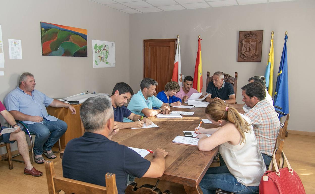 Pleno en el que se aprobó la organización municipal y la dedicación exclusiva del alcalde el 24 de julio de 2019