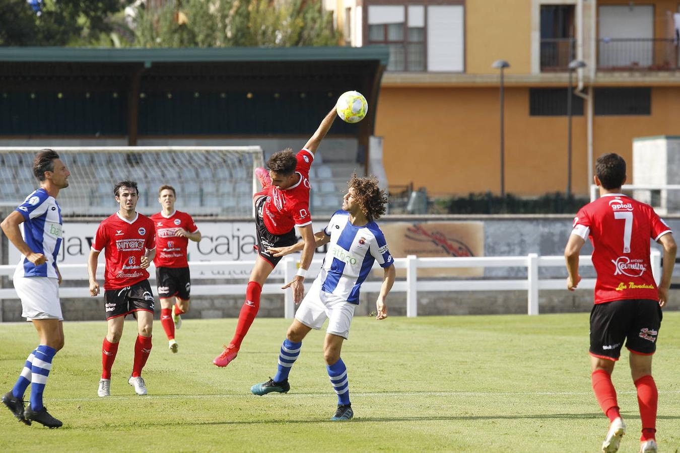 Fotos: El choque que decidía el ascenso tuvo gran intensidad futbolística