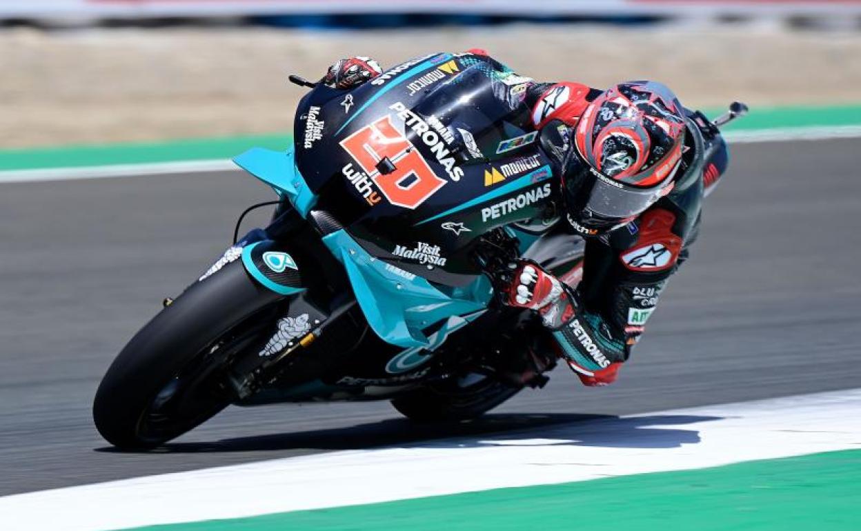 La Yamaha de Fabio Quartararo, rodando sobre el trazado de Jerez. 