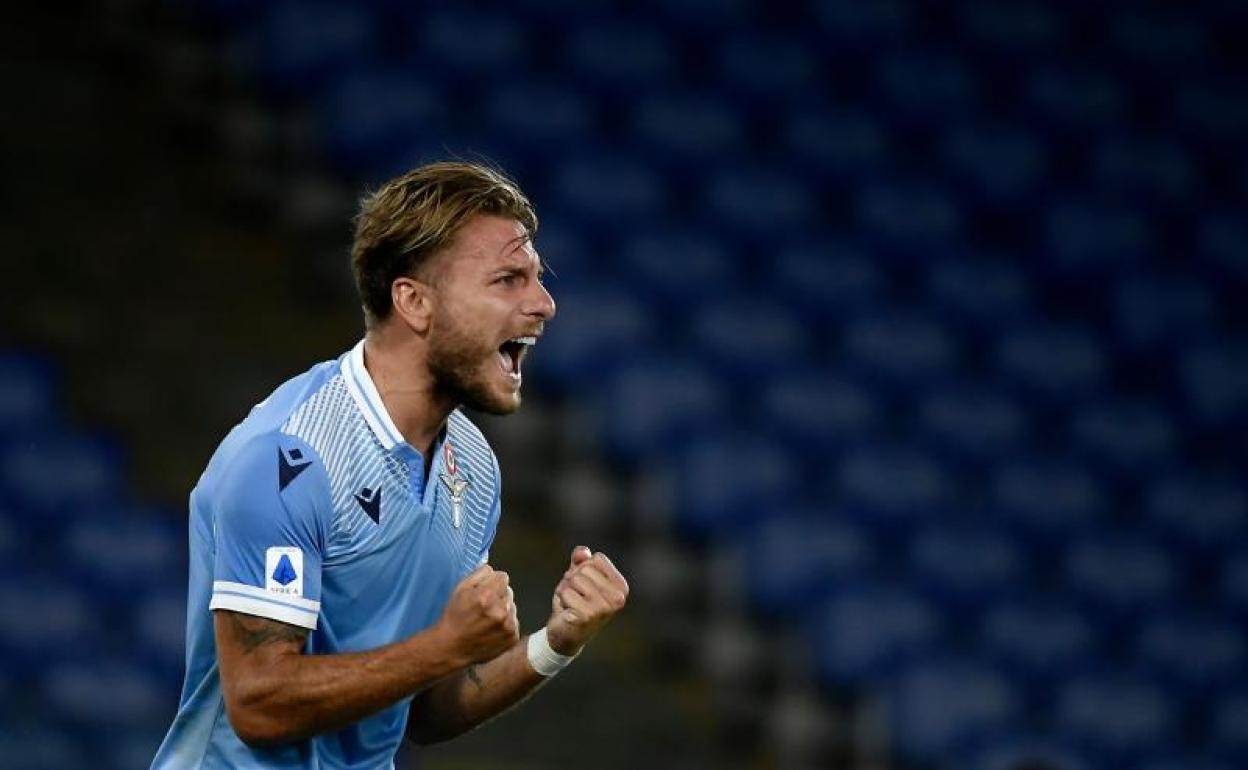 Ciro Inmobile celebra un gol con la Lazio.