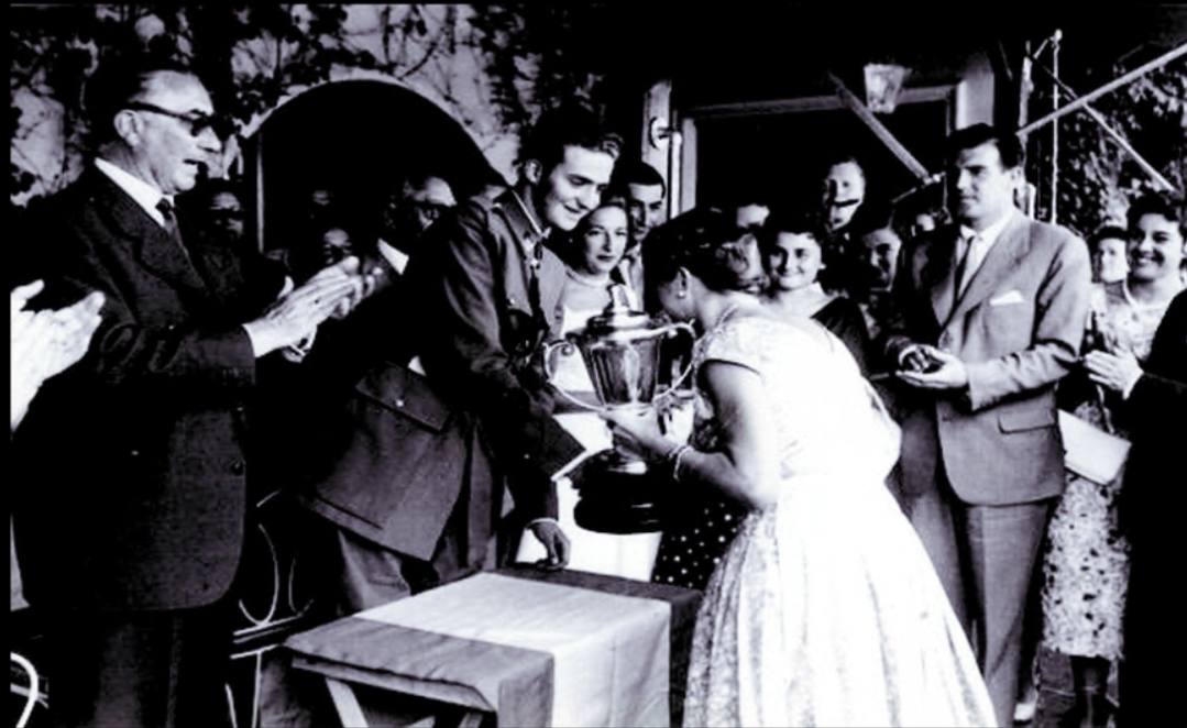 En 1956, el Príncipe Juan Carlos estuvo en la Real Sociedad de Tenis de La Magdalena.