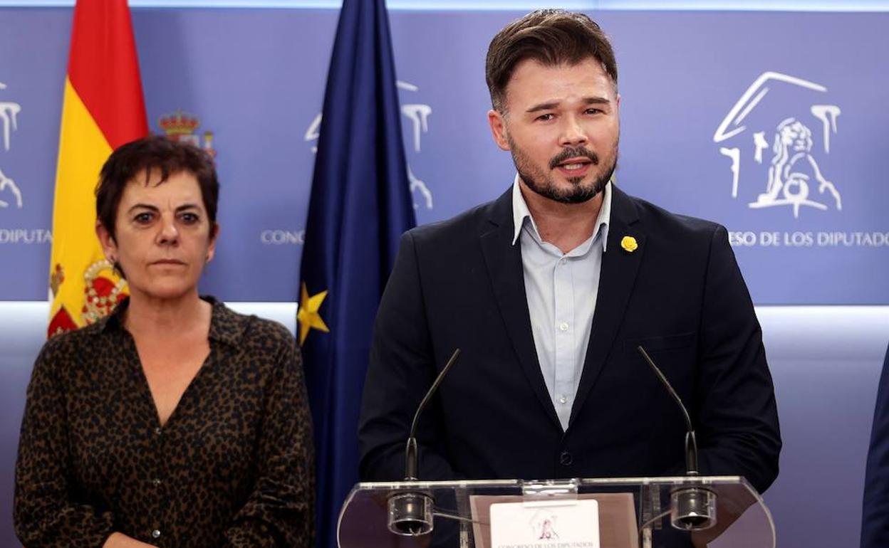 Mertxe Aizpurua (Bildu) y Gabriel Rufia (ERC) en el Congreso.