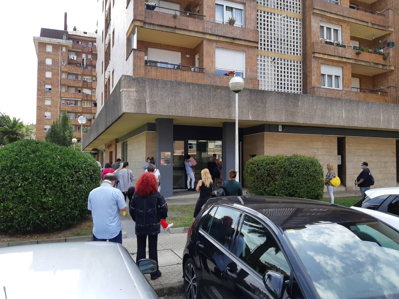 Cs critica que la falta de personal colapsa las oficinas del padrón de Torrelavega