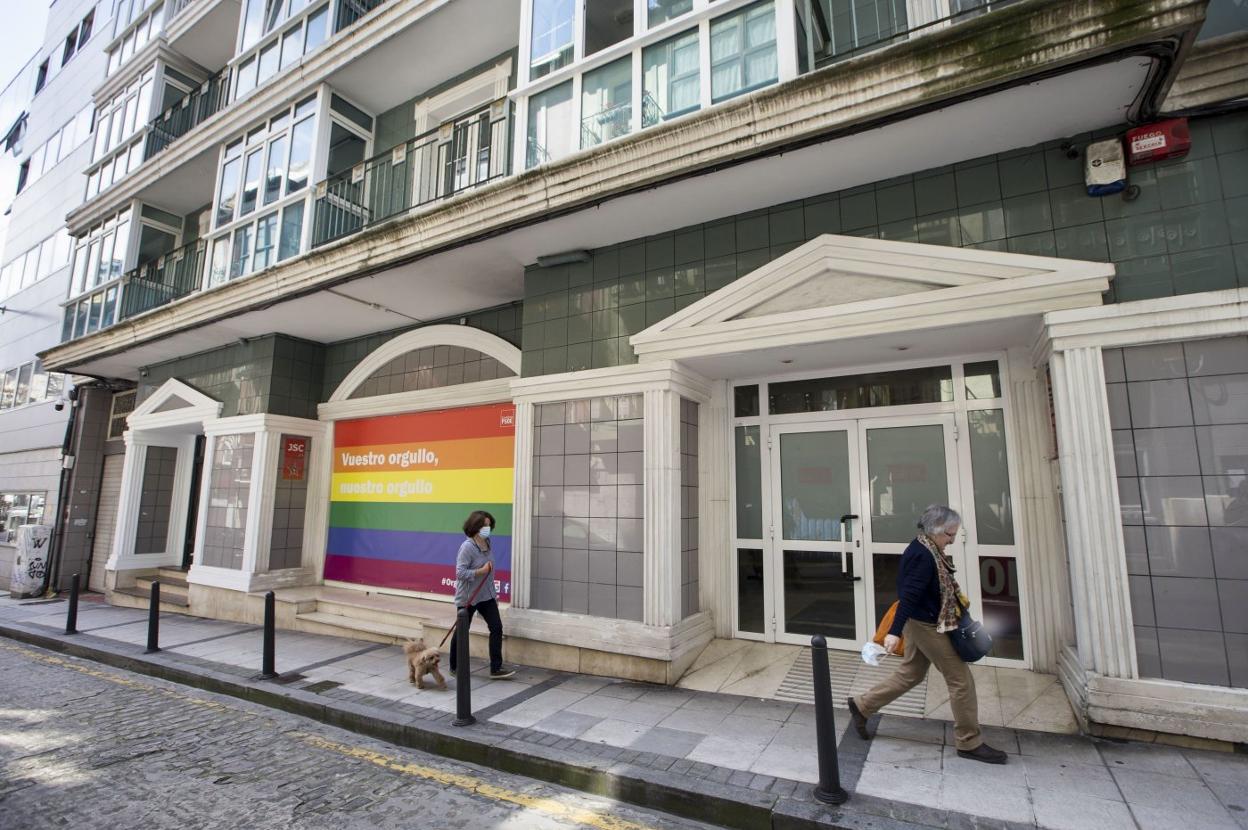 Sede del PSOE en la calle Bonifaz de Santander. 