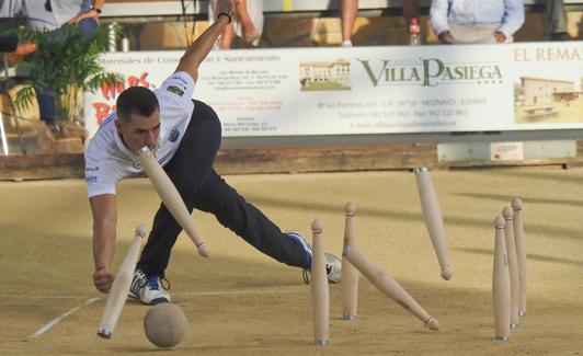 Víctor González, al birle.