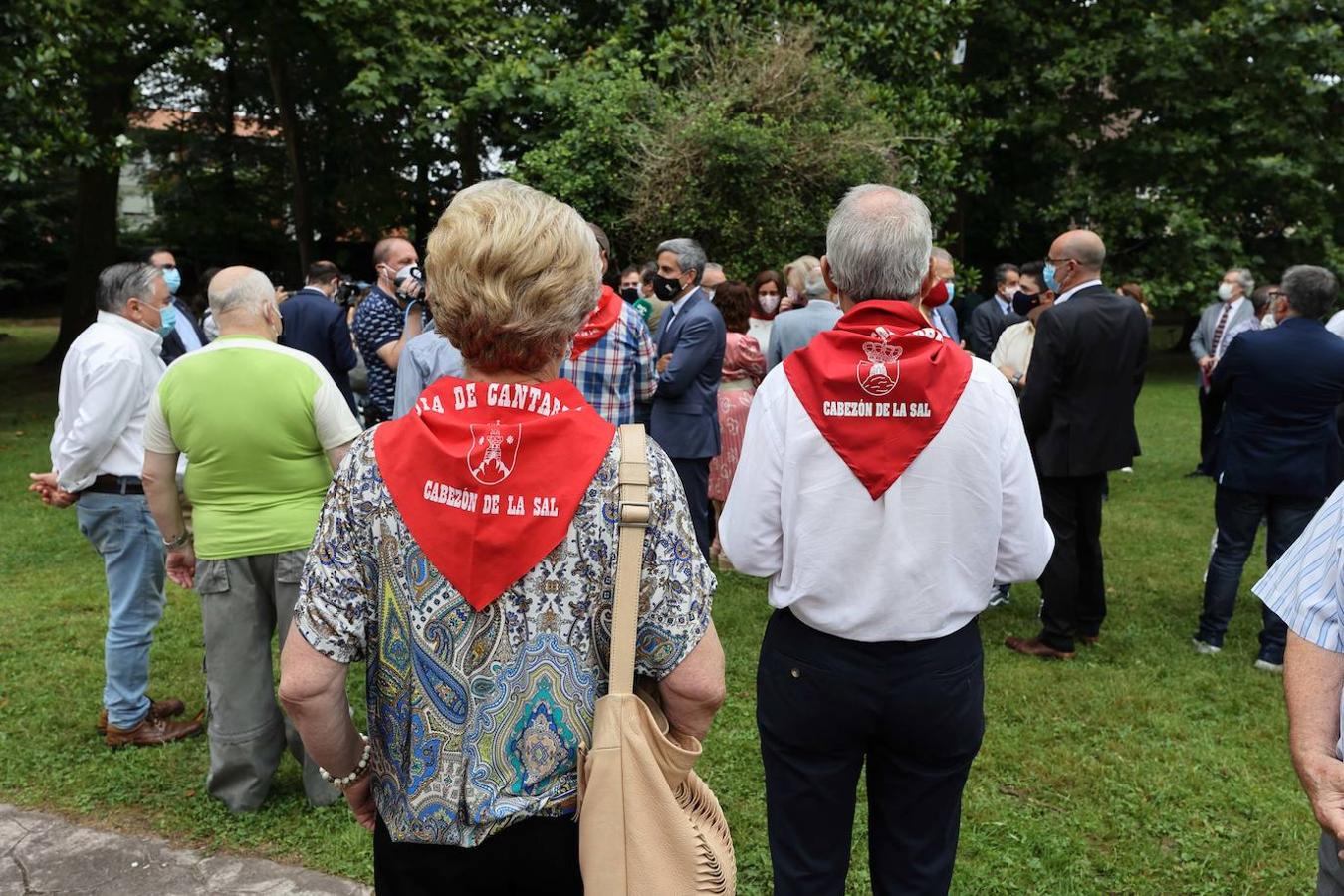 Fotos: Un Día de Cantabria sin multitudes