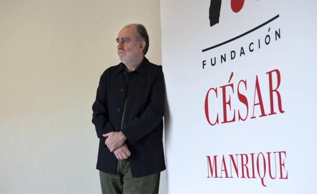 Fernando Gómez Aguilera, poeta y ensayista cántabro, custodia el legado de Manrique desde los años noventa. 