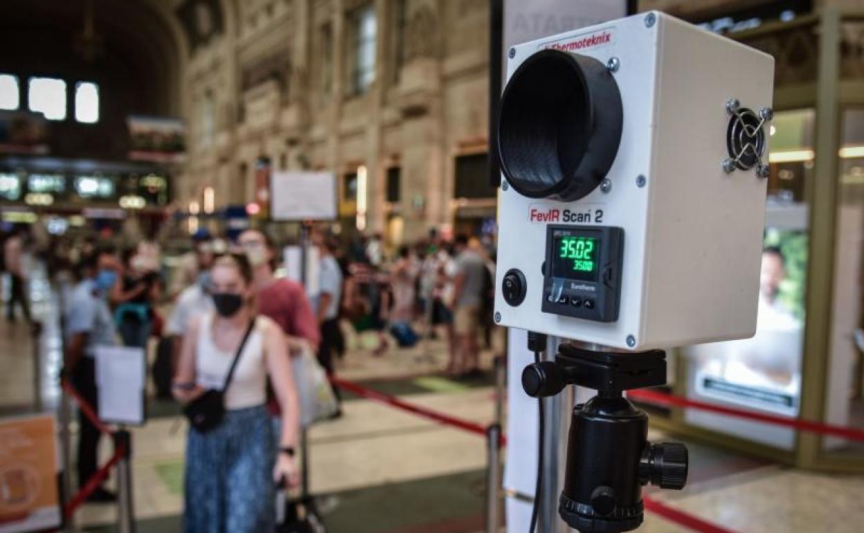 Cámara térmica en la Estación Central de Milán.