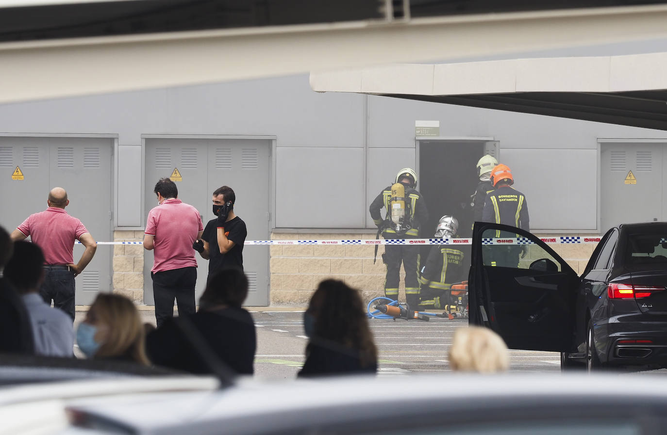 El suceso ha provocado un intenso humo aunque se trataba de un fuego pequeño que se ha controlado y no ha provocado heridos