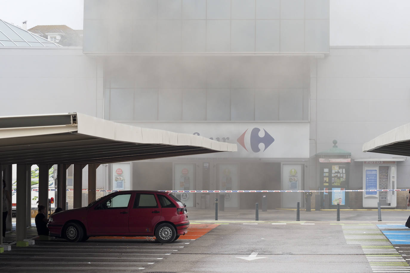 El suceso ha provocado un intenso humo aunque se trataba de un fuego pequeño que se ha controlado y no ha provocado heridos