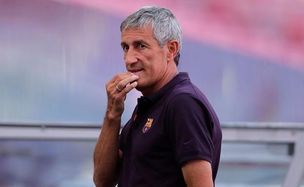 Quique Setién, durante la sesión de entrenamiento en el Estadio Da Luz. 