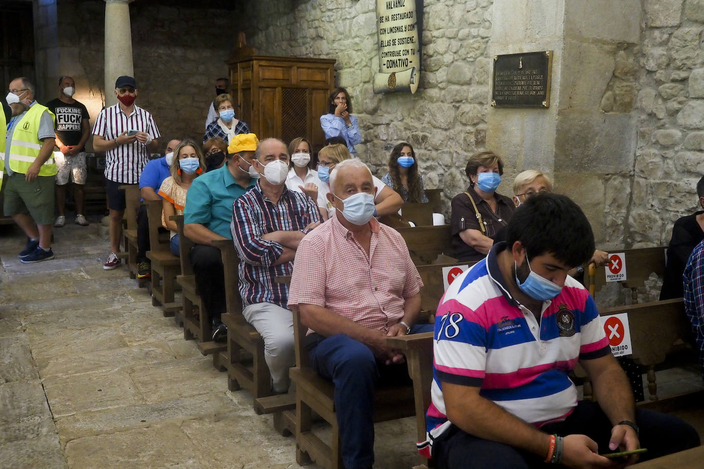 Este año la Virgen de Valvanuz ha congregado a muchos menos fieles en las inmediaciones de la ermita de Selaya, con la suspensión de todos los eventos festivos a excepción de los actos litúrgicos en honor a la patrona de los pasiegos.