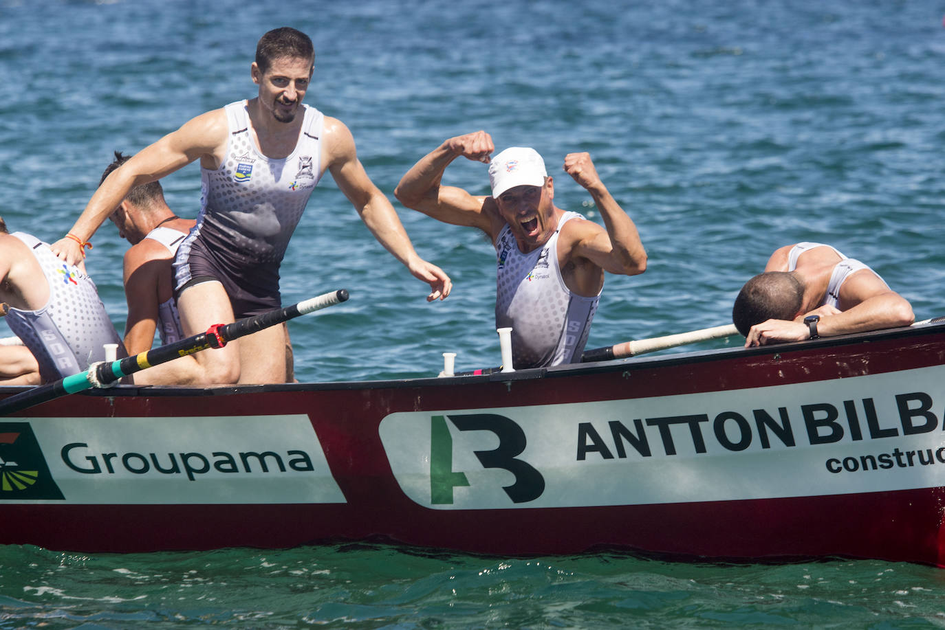 Fotos: &#039;La Pedreñera&#039; se impone en la Bandera Marina de Cudeyo