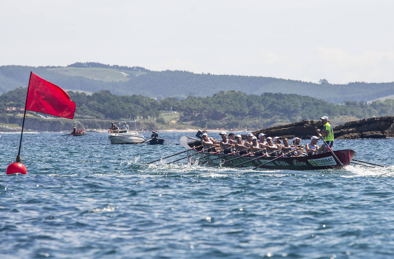 Fotos: &#039;La Pedreñera&#039; se impone en la Bandera Marina de Cudeyo
