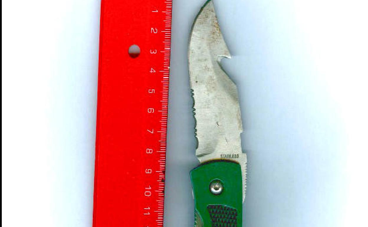 Detenido un joven por intentar agredir con una navaja a tres personas en La Viesca