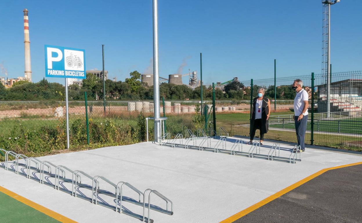 Polanco instala una red de aparcabicis mientras redacta su Plan de Movilidad