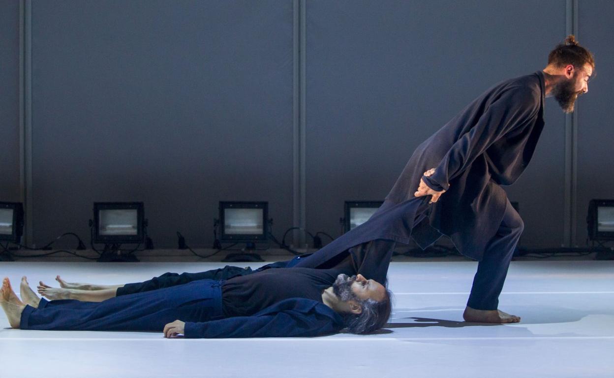 Babirusa Danza ofrecerá el próximo día 3 de septiembre es espectáculo 'La naturaleza del silencio'. 