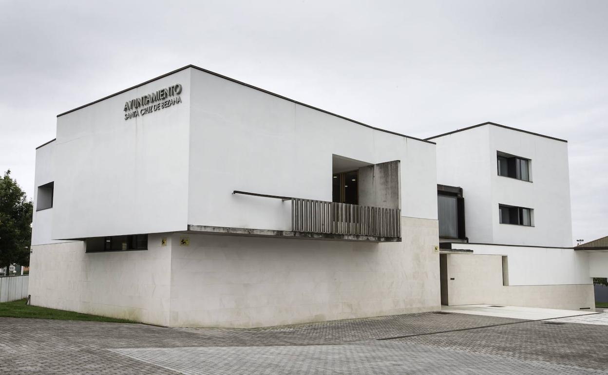 La oposición de Bezana pide un Pleno extraordinario para debatir la cesión del superávit al Estado