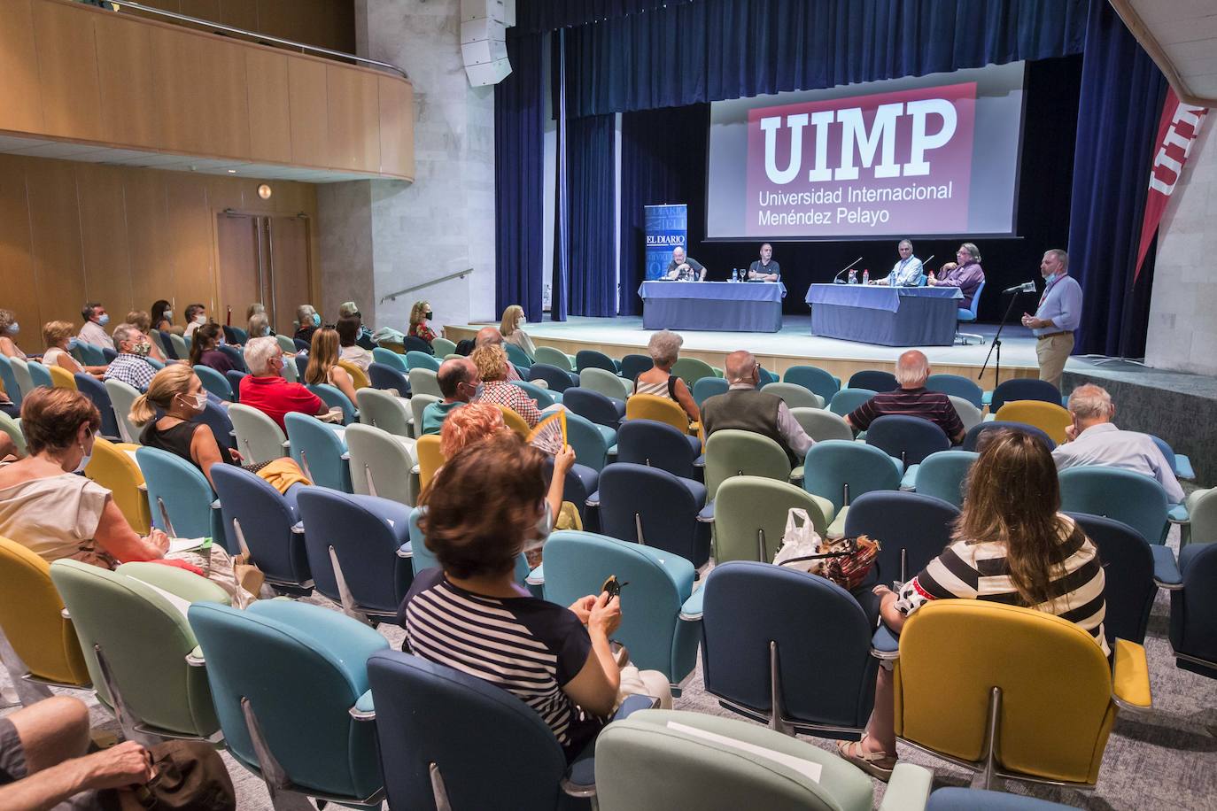 La tribuna de la Universidad Internacional arrancó con una mesa redonda sobre 'Benito Pérez Galdós, la influencia de un clásico contemporáneo'.