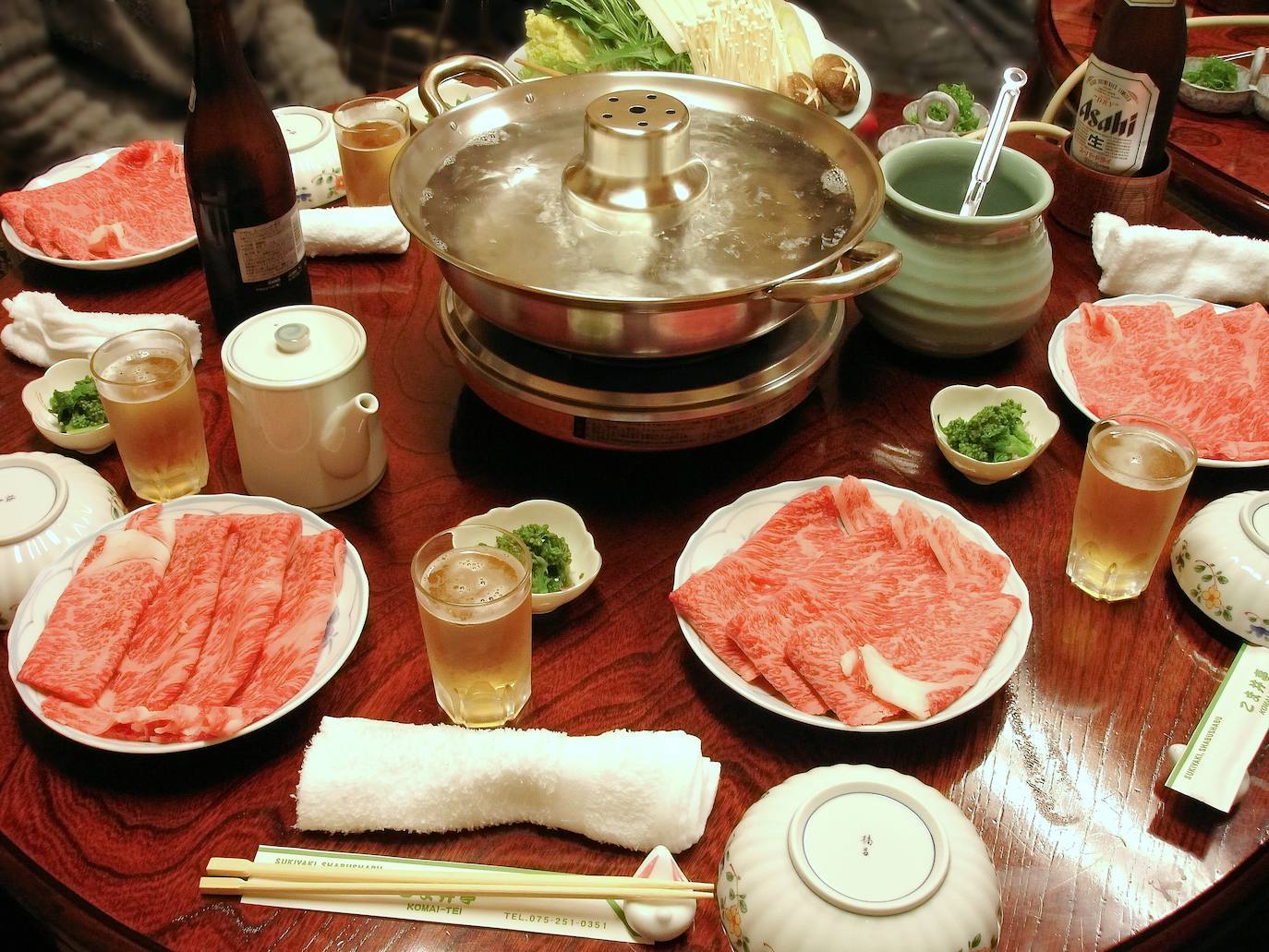 29- Bistec de carne Ohmi-gyu, Japón | La carne de buey de Ohmi es un corte de carne de vacuno negro japonés criado en un ambiente rodeado de agua y naturaleza abundante.