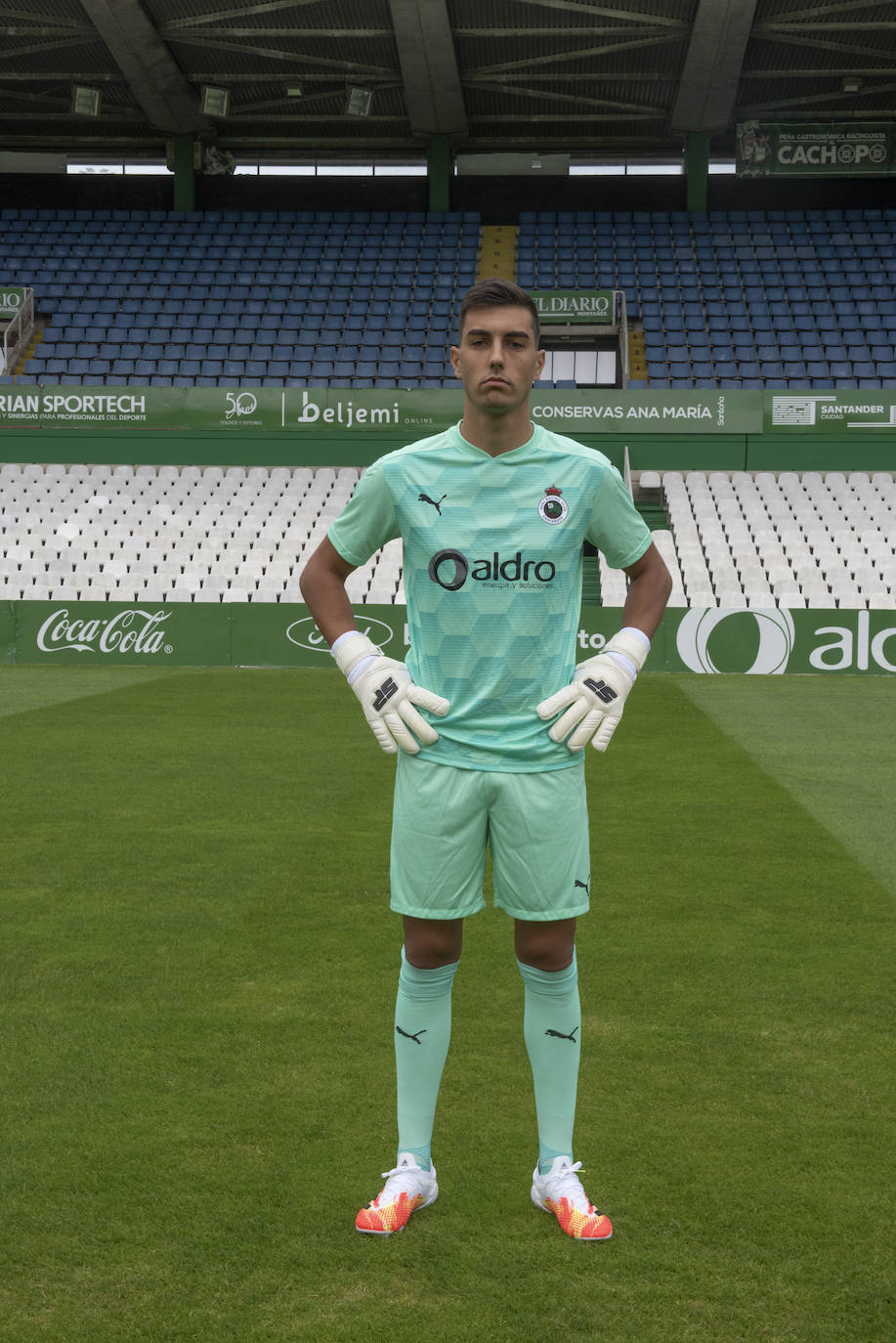 Fotos: Las nuevas equipaciones del Racing