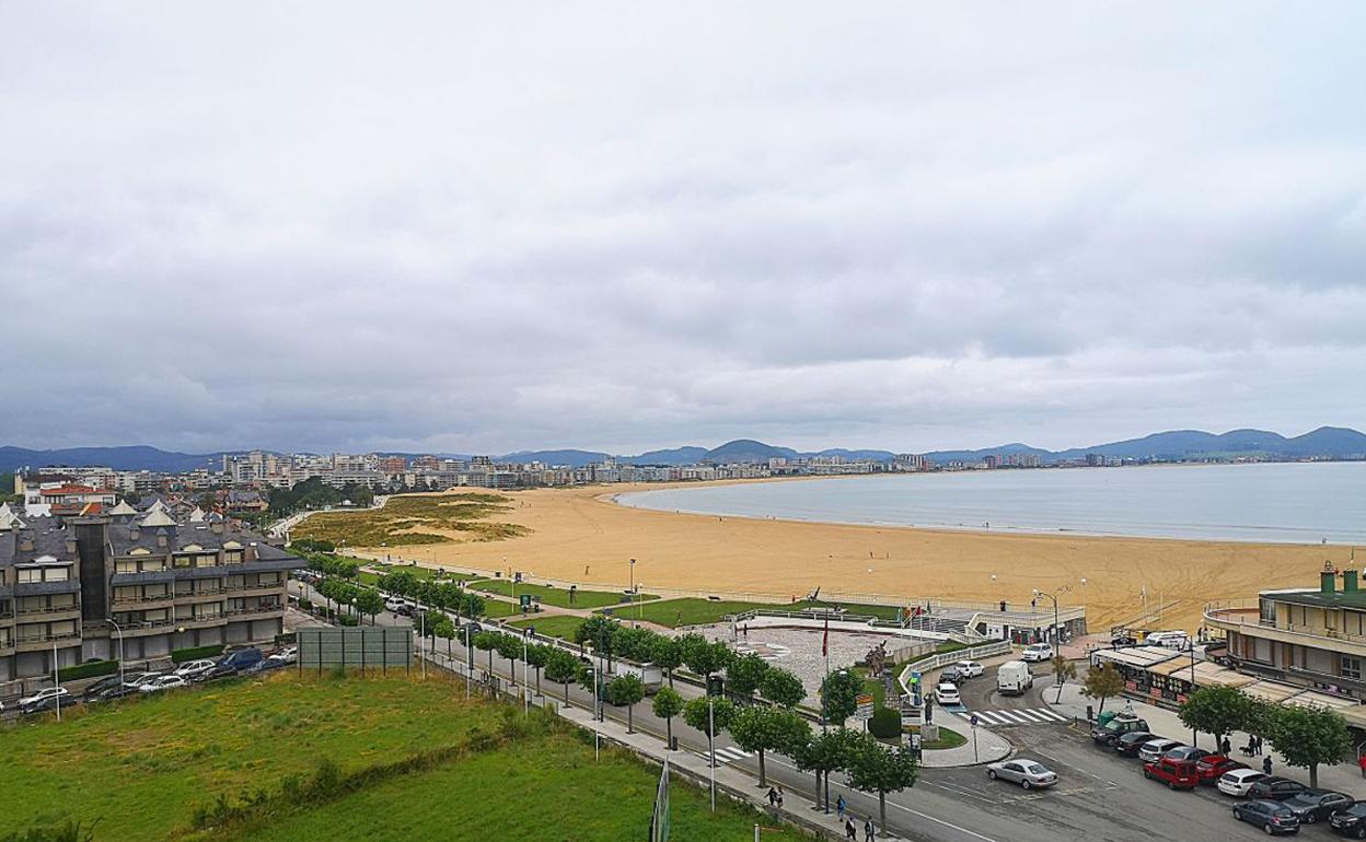 Con la playa a un paso, Laredo es mucho más que un destino turístico.