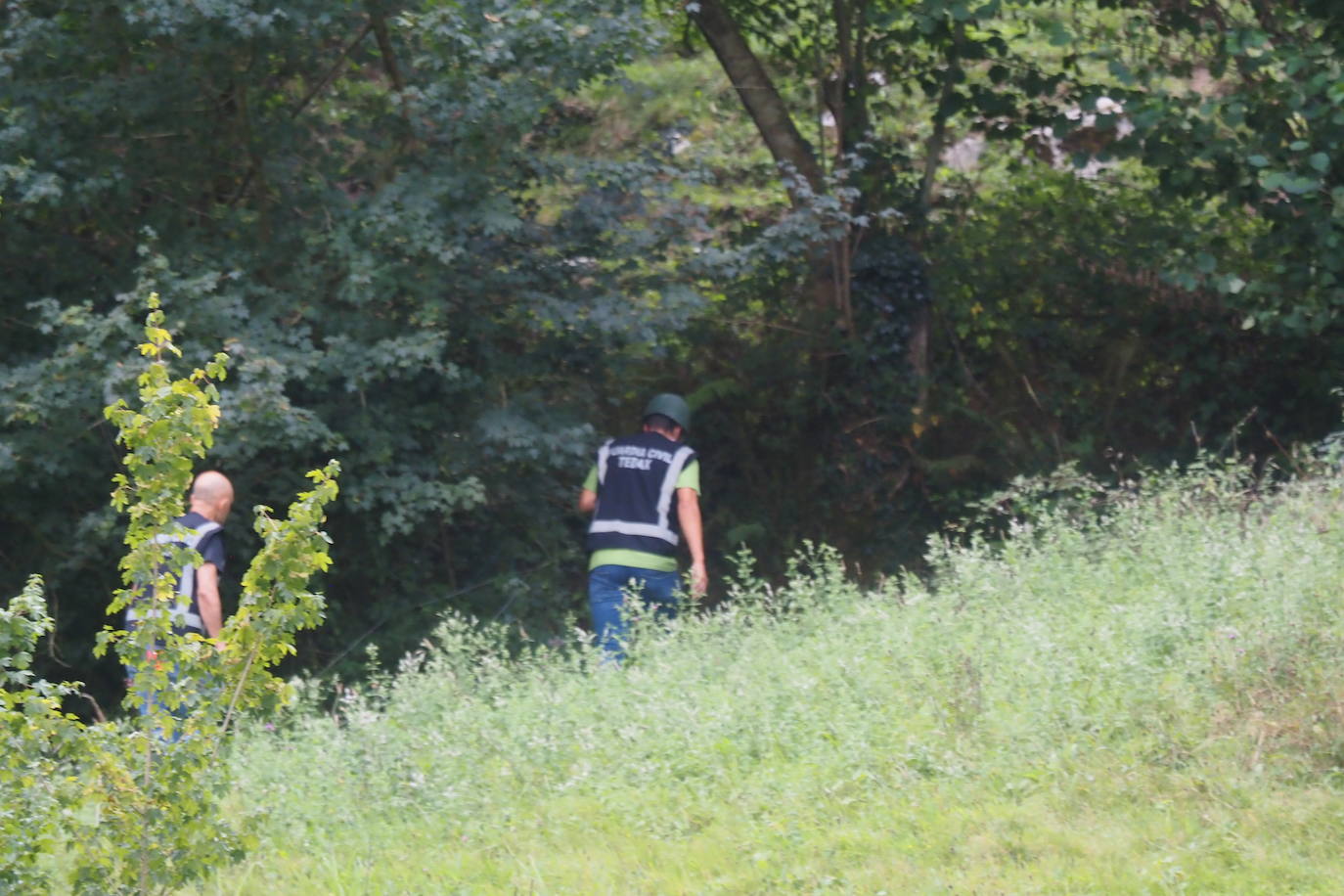 Los Tédax de la Guardia Civil recibieron la llamada de alerta de un grupo de espeleólogos que examinaban una gruta inexplorada cercana a Coventosa 