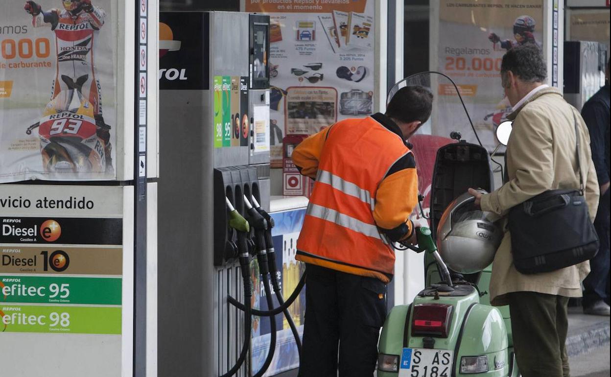 Urbanismo suspende la entrega de licencias de obra para la instalación de nuevas gasolineras